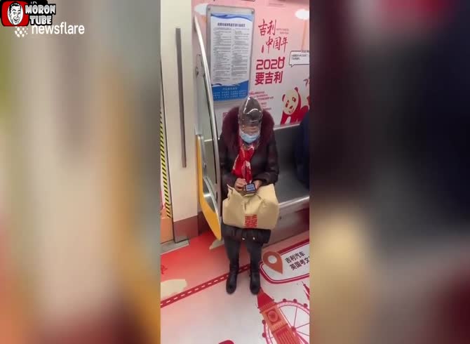 Video :This woman chose to wear complete facial protection to protect herself from the coronavirus